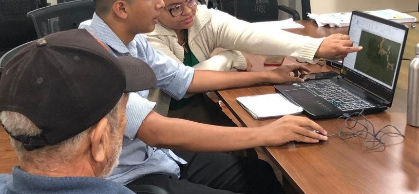 O Instituto de Proteção Ambiental do Amazonas (Ipaam) prorrogou até 30 de novembro de 2025 o funcionamento do Balcão de Atendimento do Cadastro Ambiental Rural (CAR), voltado a agricultores familiares, proprietários e possuidores de pequenos imóveis rurais. O serviço funciona de segunda a sexta-feira, das 8h às 14h, no Centro de Monitoramento Ambiental e Áreas Protegidas (CMAAP), na sede do Instituto, avenida Mário Ypiranga, nº 3.280, bairro Flores, zona centro-sul de Manaus.
